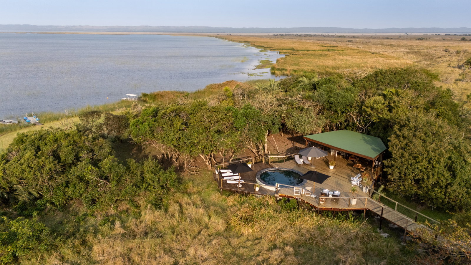 Makakatana Bay Lodge